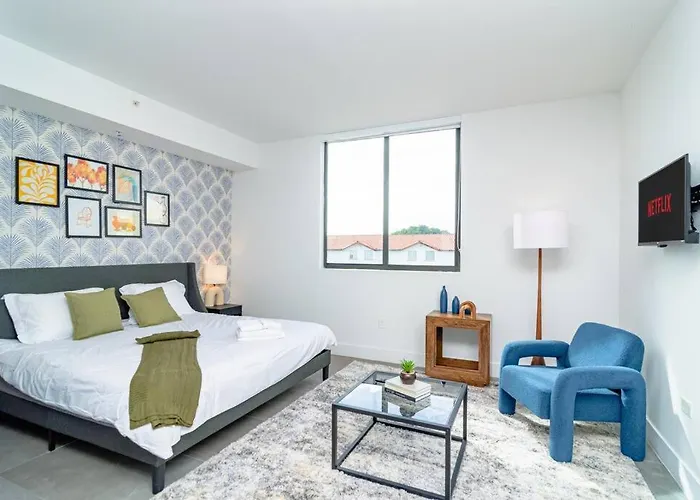 King Bed Brand New Oasis Minutes To Brickell