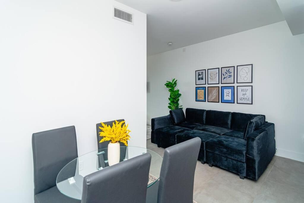 King Bed Brand New Oasis Minutes To Brickell Apartment Miami